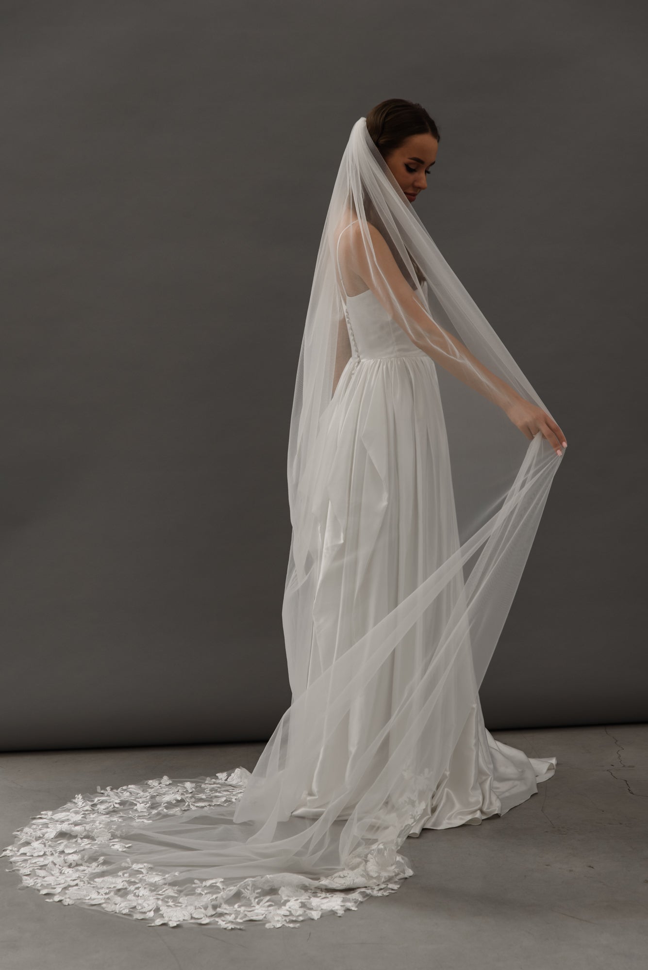 Elegant Cathedral Bridal Veilbridal veil,cathedral length,floral lace,ivory,tulleCBB Market