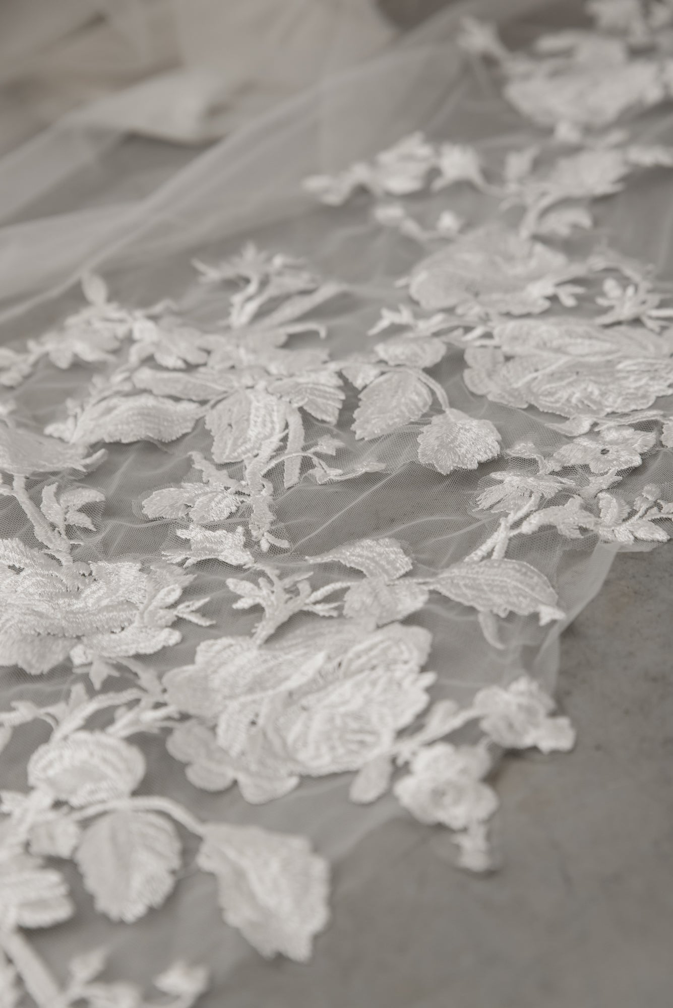Elegant Cathedral Bridal Veilbridal veil,cathedral length,floral lace,ivory,tulleCBB Market