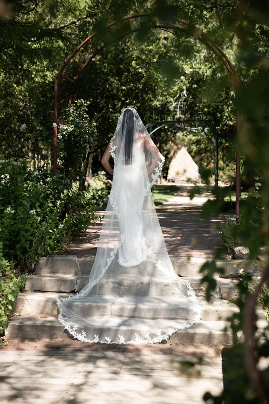 Elegant Cathedral Bridal Veil - Luxury Length and Stylebridal veil,cathedral veil,elegant wedding accessories,luxury bridal,wedding veilCBB Market