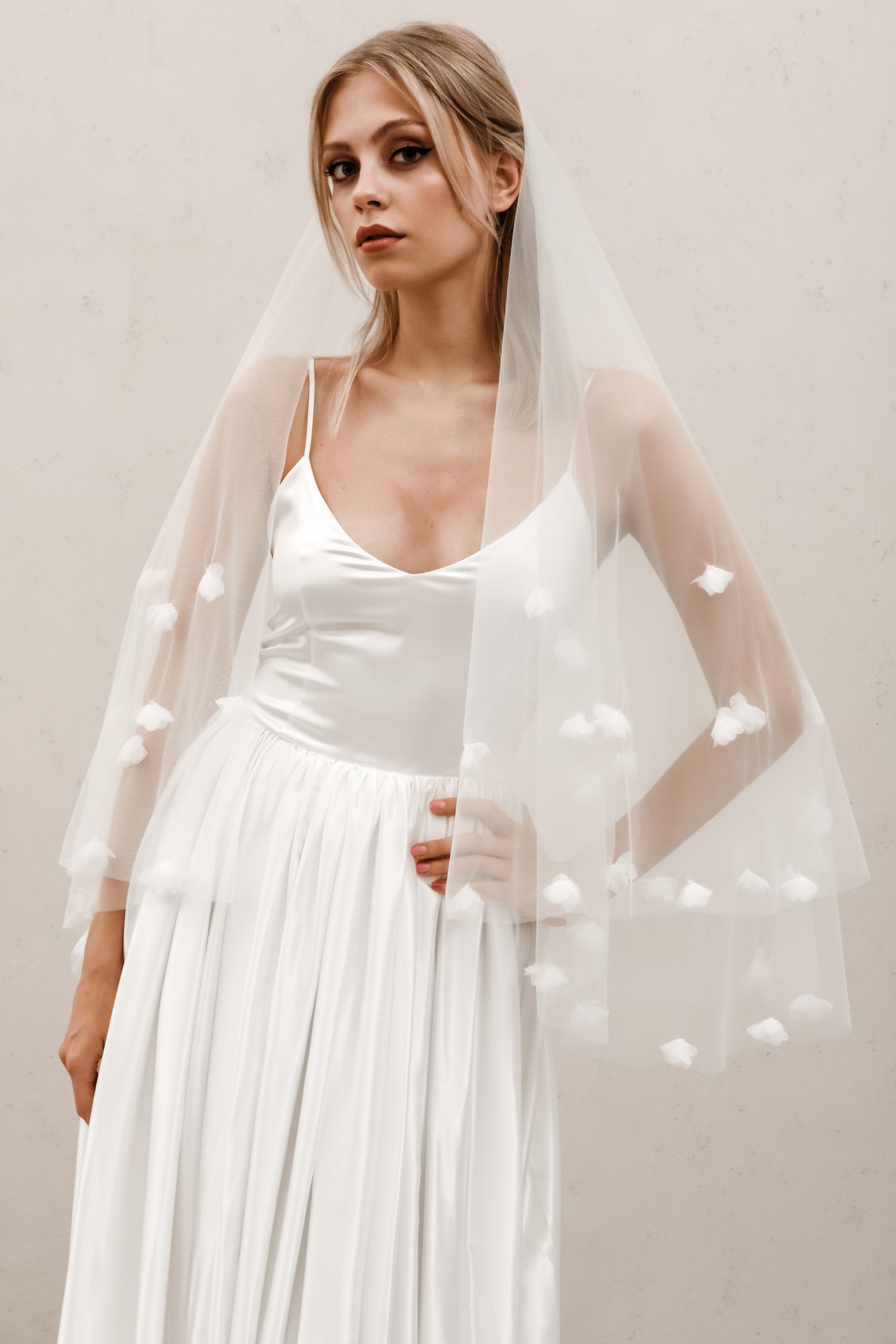 Floral Veil V007 Off Whitebridal veil,floral veil,heirloom bridal company,off white veil,wedding veilCBB Market
