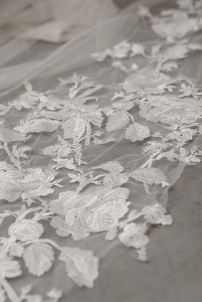 Elegant Cathedral Bridal Veilbridal veil,cathedral length,floral lace,ivory,tulleCBB Market