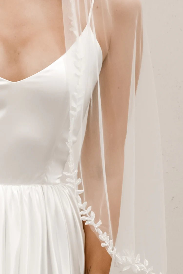 V006 Pearl Beaded Edge Wedding VeilCBB Market